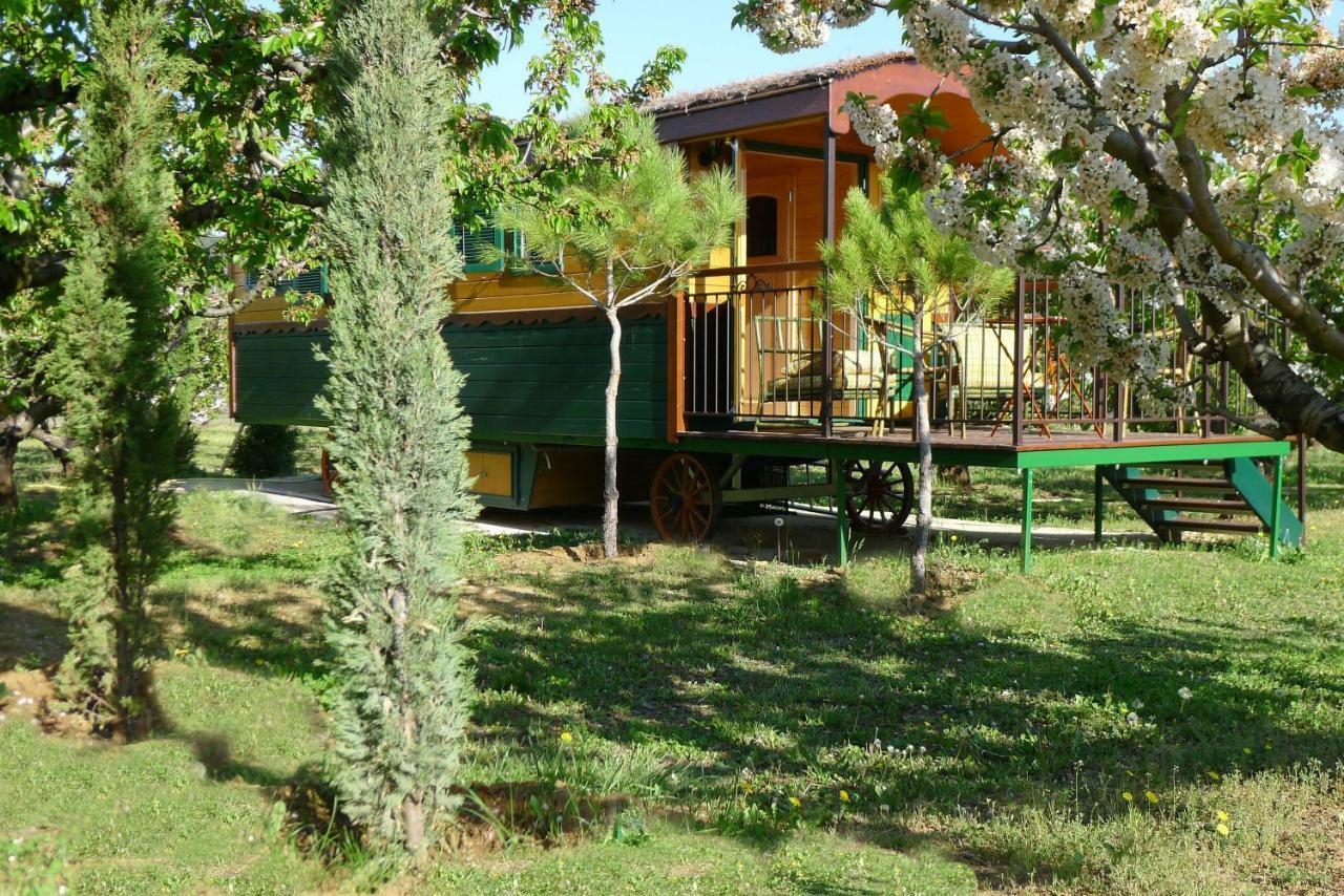 Villa Les Piegonnaises - 2 Roulottes Exterior foto